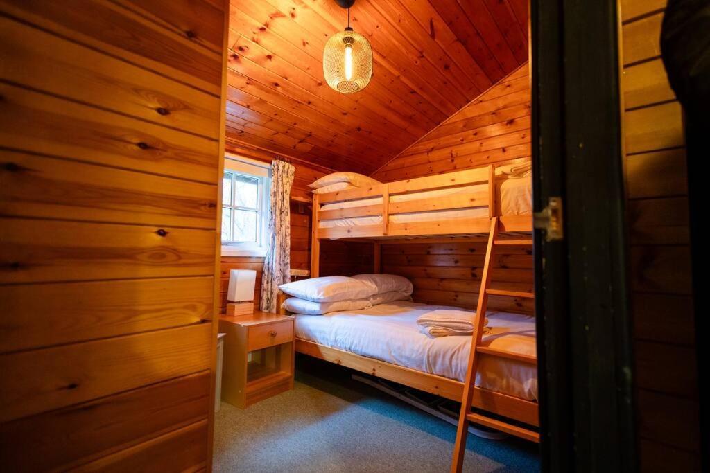 Cozy Norwegian Style Log Cabin In Rural Snowdonia - 2 Bedrooms & Parking By Seren Short Stays Ffestiniog Ngoại thất bức ảnh