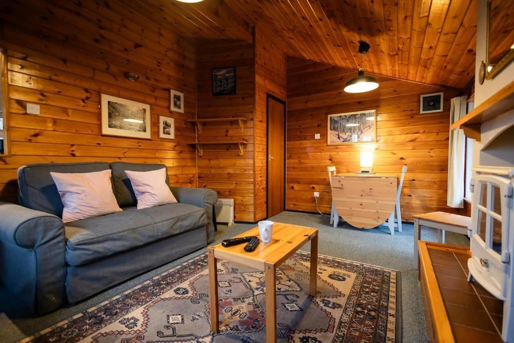 Cozy Norwegian Style Log Cabin In Rural Snowdonia - 2 Bedrooms & Parking By Seren Short Stays Ffestiniog Ngoại thất bức ảnh