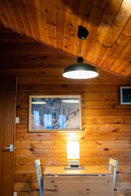 Cozy Norwegian Style Log Cabin In Rural Snowdonia - 2 Bedrooms & Parking By Seren Short Stays Ffestiniog Ngoại thất bức ảnh