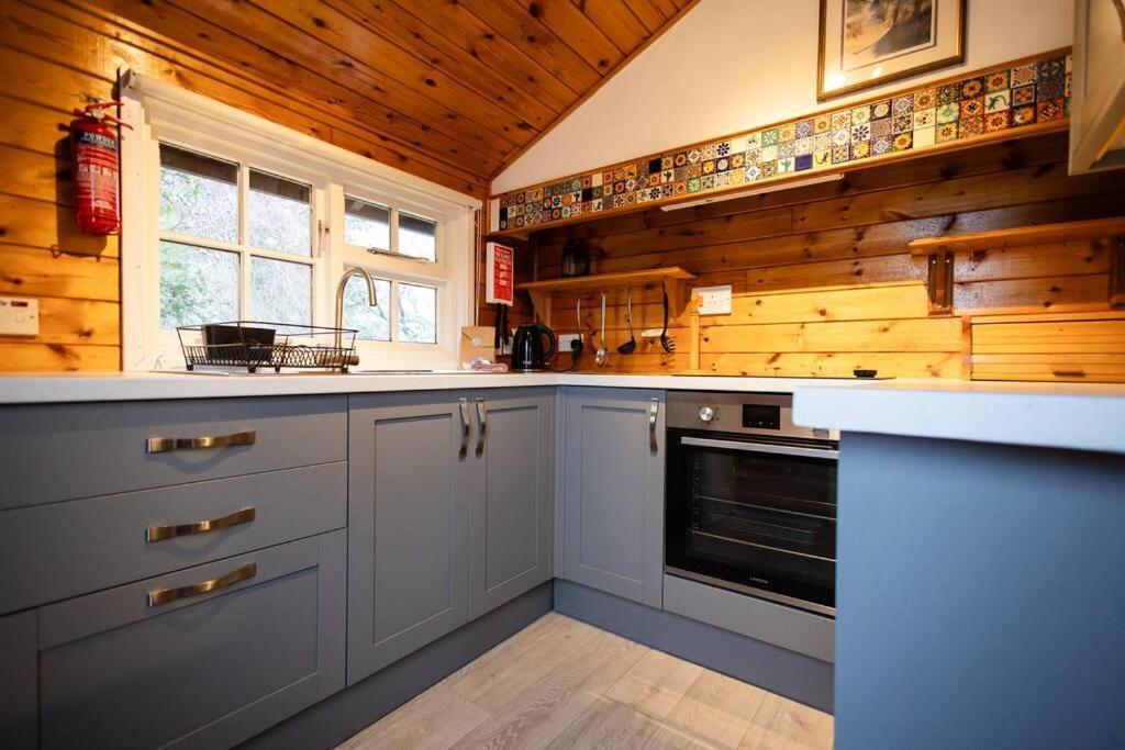 Cozy Norwegian Style Log Cabin In Rural Snowdonia - 2 Bedrooms & Parking By Seren Short Stays Ffestiniog Ngoại thất bức ảnh